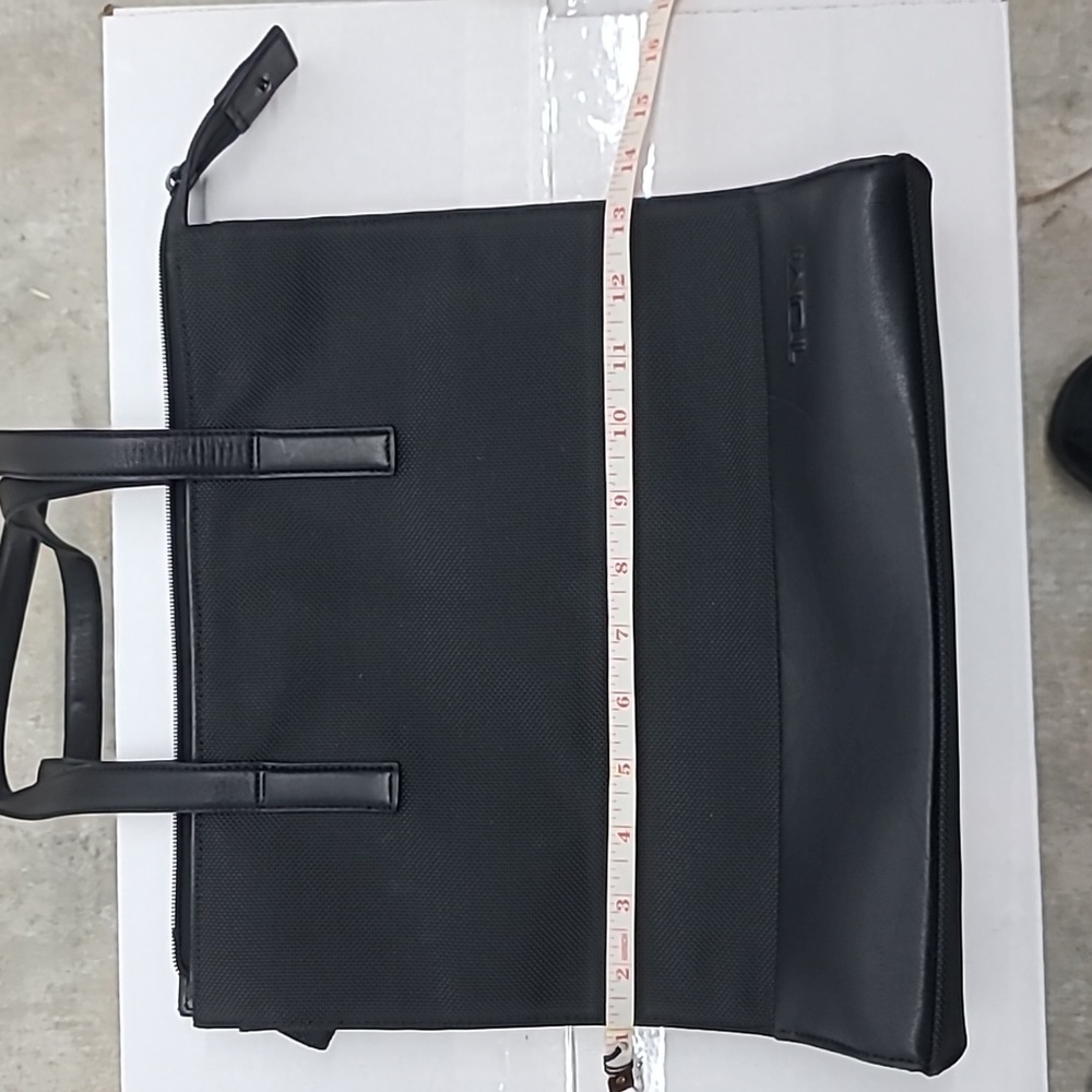 Tumi nylon 12x12 shoulder bag - Picture 7 of 15